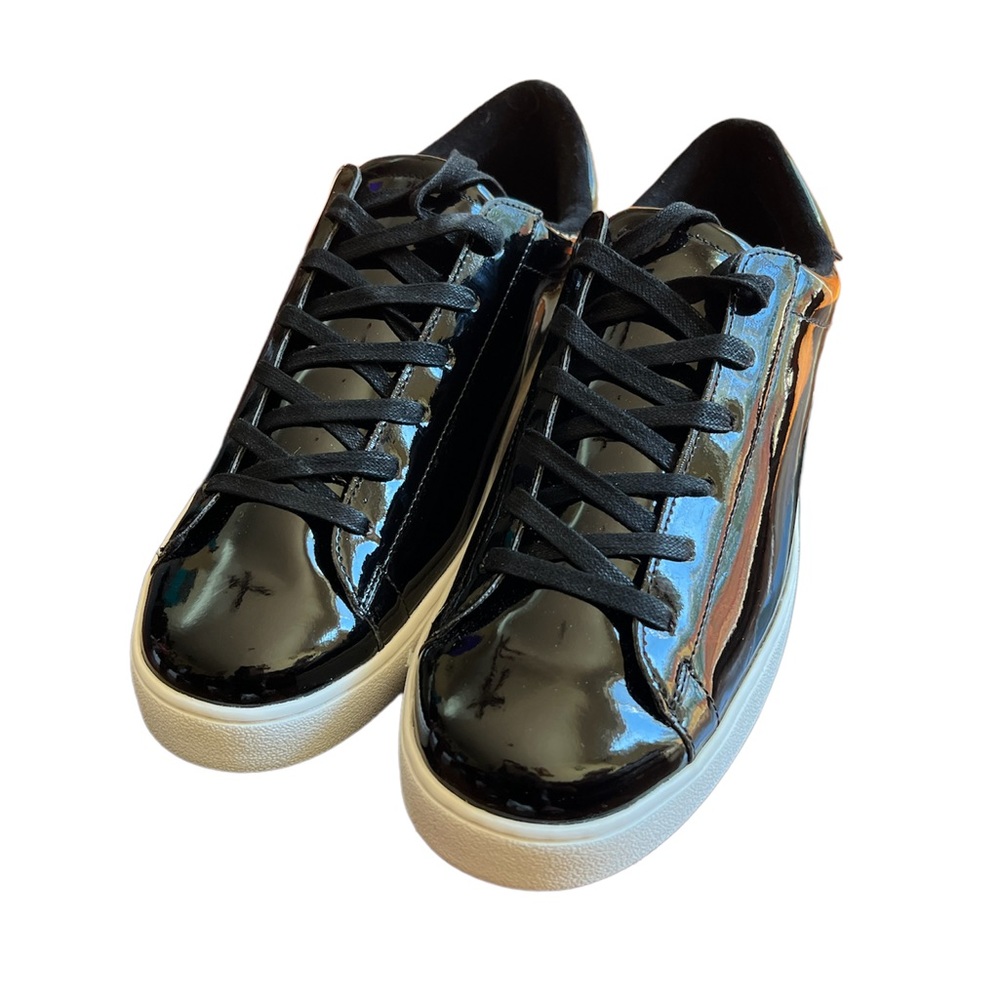Nine West sneaker